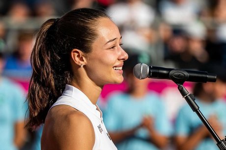 Zeynep Sonmez top model photos