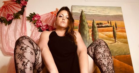 nakitaconstanzo star naked photo