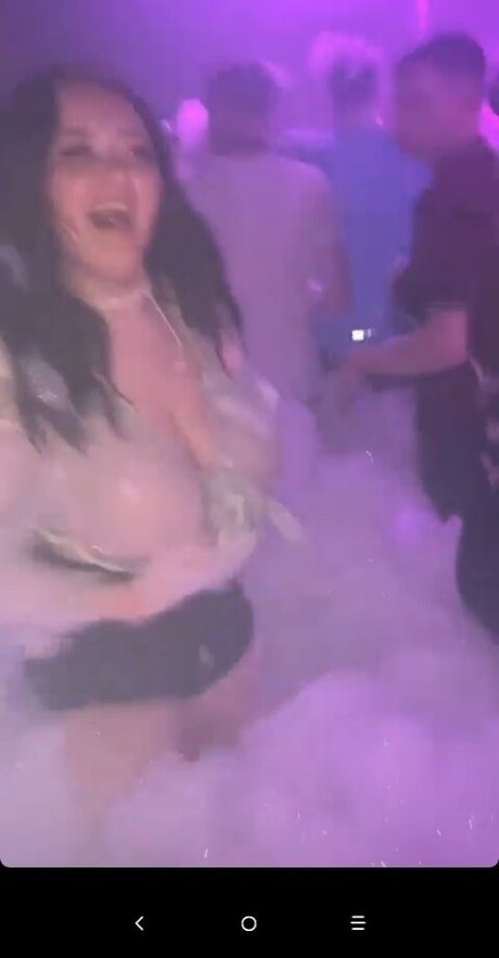 BustyMia E pornographic model photo