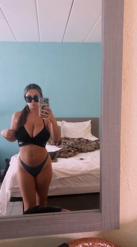 Ava Schillaci model best image