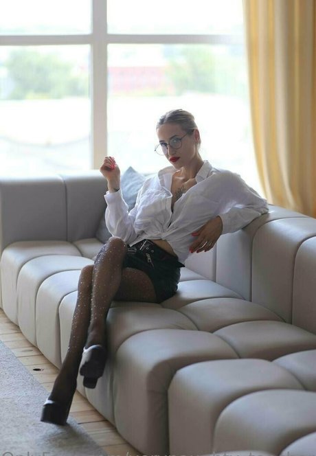 sofi teach model pretty pic