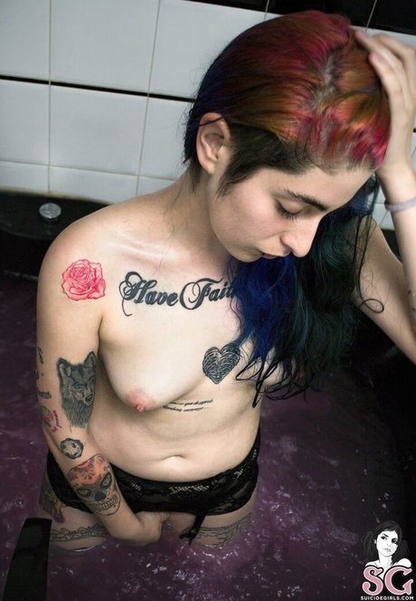 Karenzio sexy model galleries