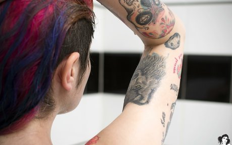 Karenzio model exclusive picture