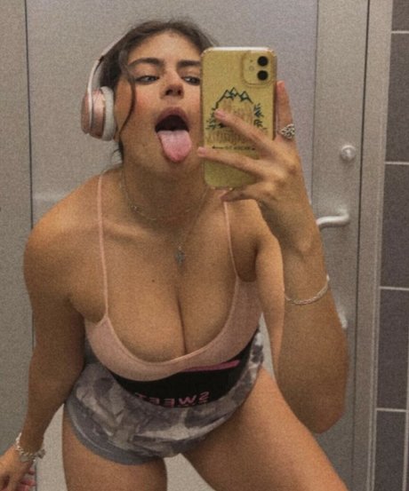 Emiliatorres55 perfect actress image