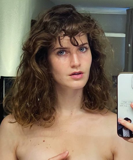 Moria Akons free star photo