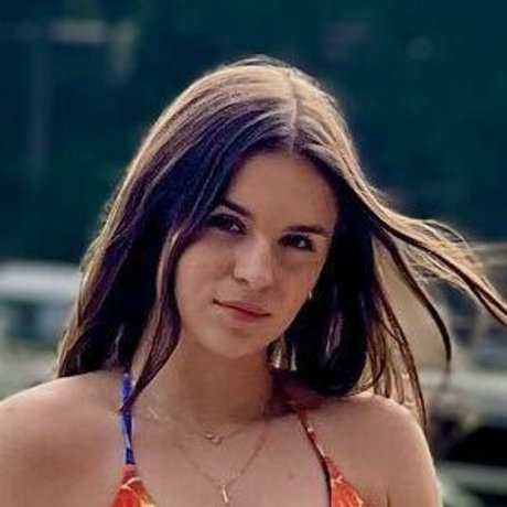 Sroka model naked images