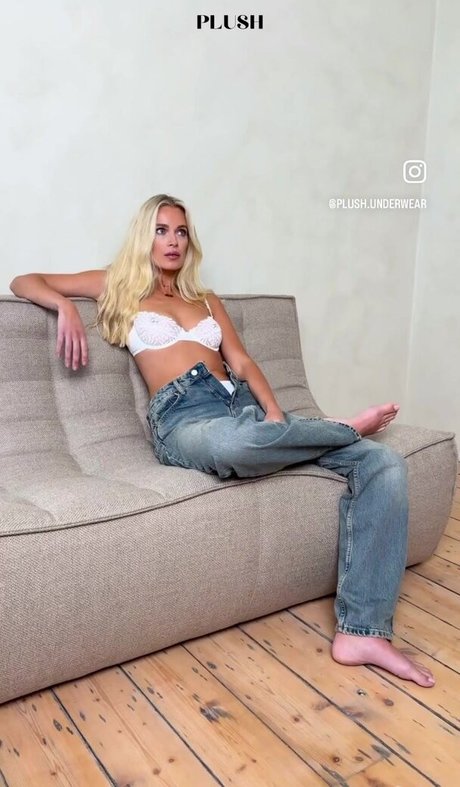 Danni Wells beautiful pornstar photos