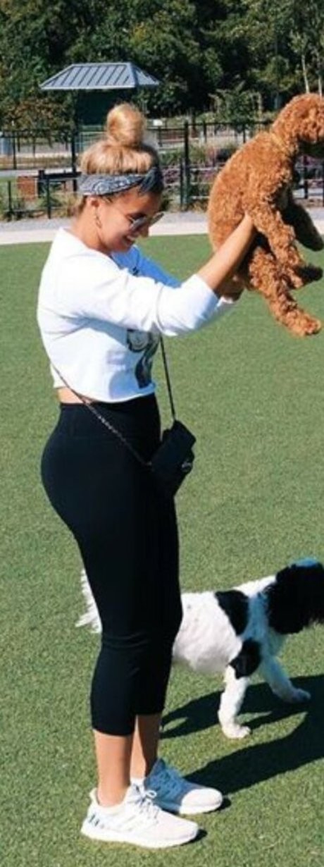 Tori Kelly star sexy photo