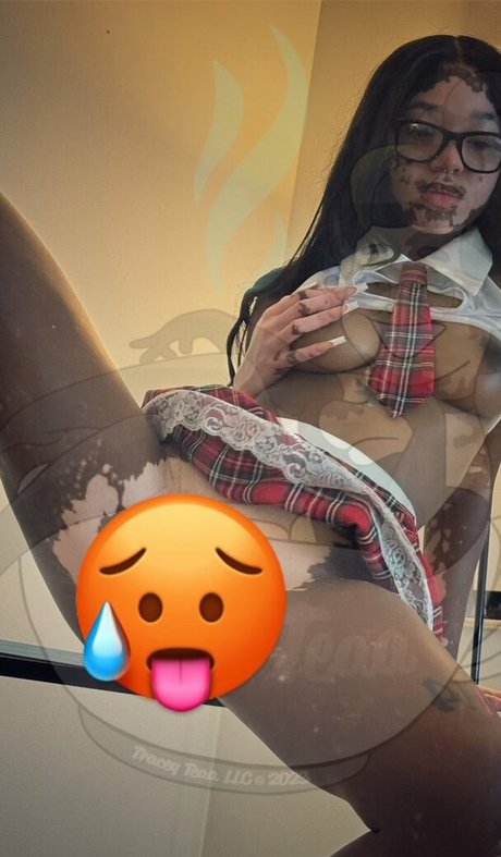 Curiousiteaaa beautiful model pic