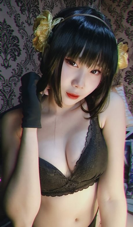 KimLili erotic model img