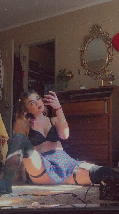 beetlebails erotic star img