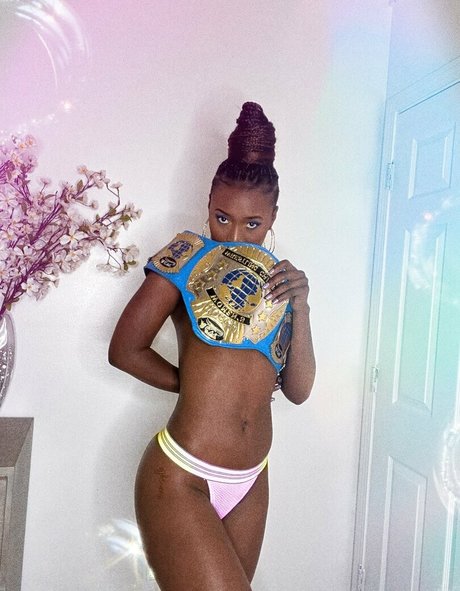 Queen Aminata art actress photo