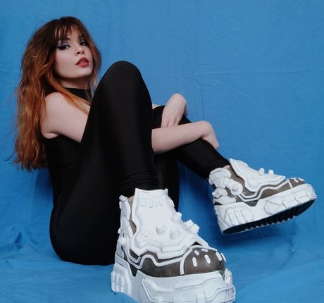 madsfive sexy pornstar photos