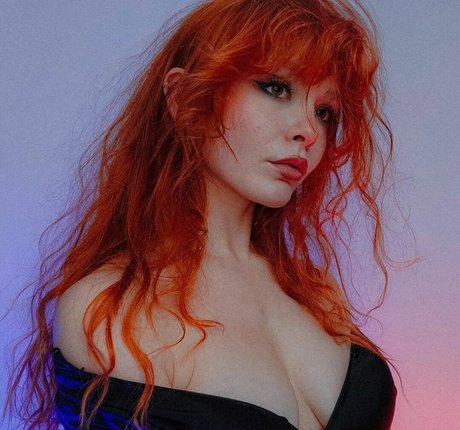 madsfive naked actress pictures