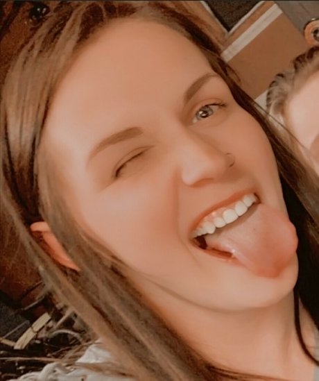 Taylor Hasty model pic