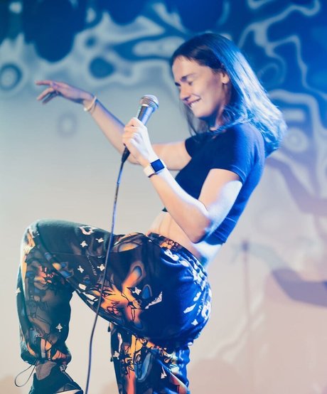 Dev Lemons pretty pornstar pics