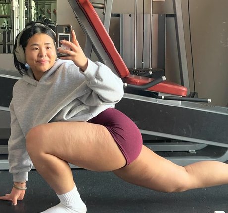 chloroblasts model exclusive gallery