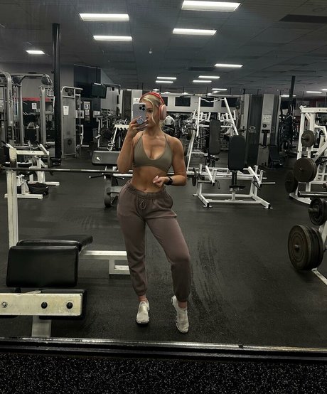 Jen Cardinal star free picture