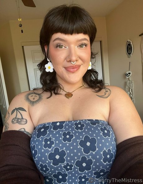 cherryishairy pornstar nudes pics