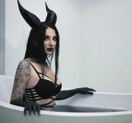 Alice Lane Pandini pornstar nude pic