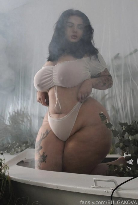 BULGAKOVA sexy actress img