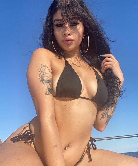 angelxaless star nude image