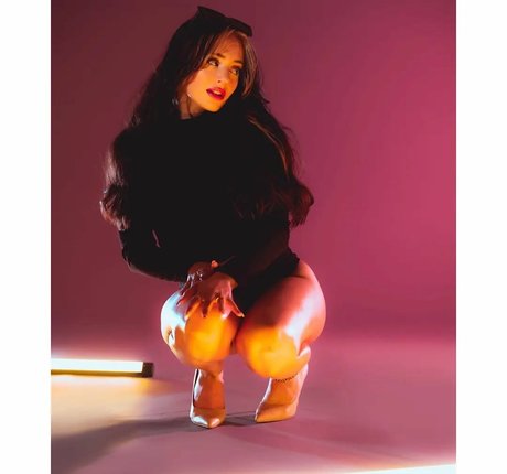 Mae Welsch pornstar adult gallery