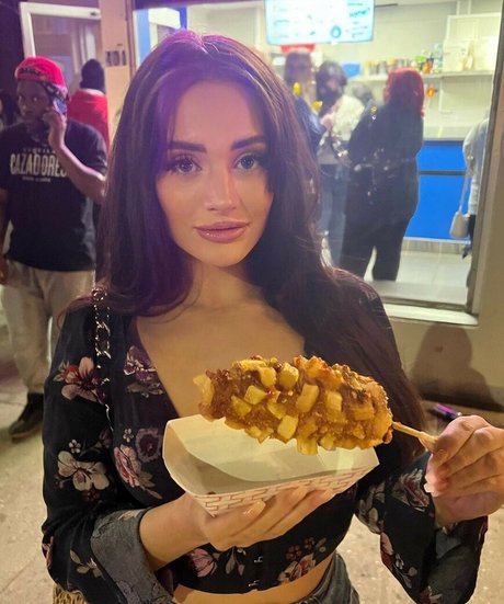 Mae Welsch xxx star img