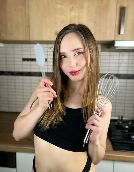 Leah Air erotic actress image