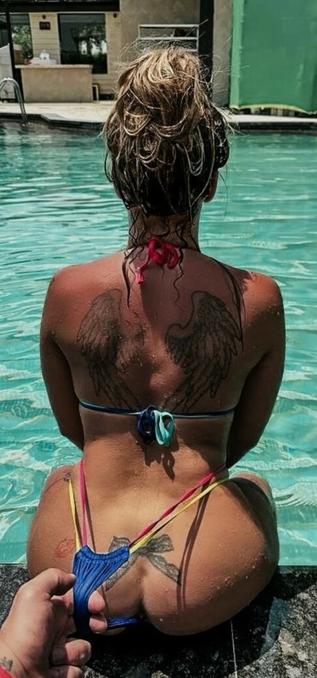 Silvia and Eveline Dellai star adult pictures