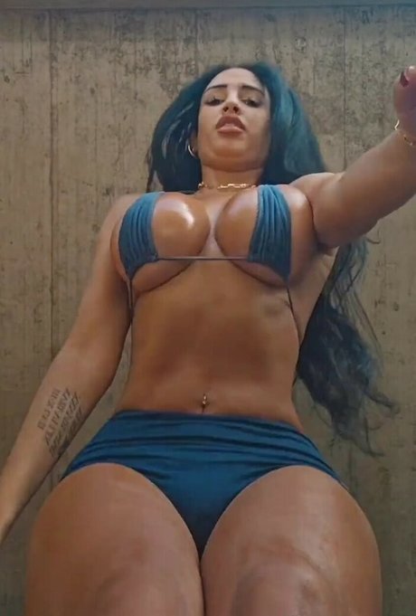 Mikaelabrbs model adult pics