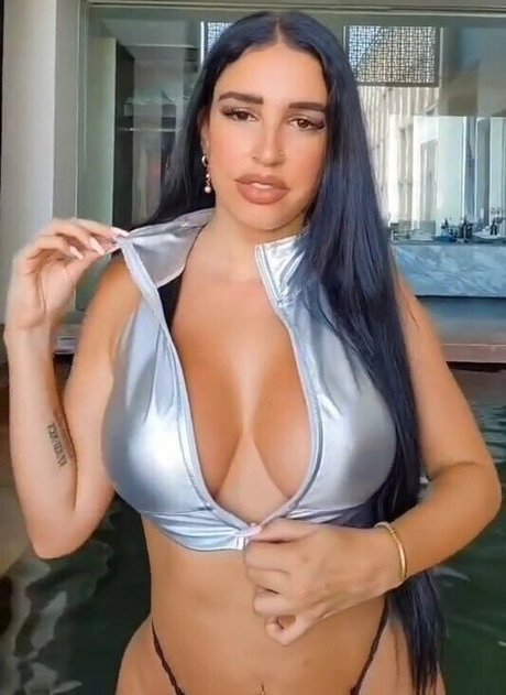 Mikaelabrbs pretty pornstar picture