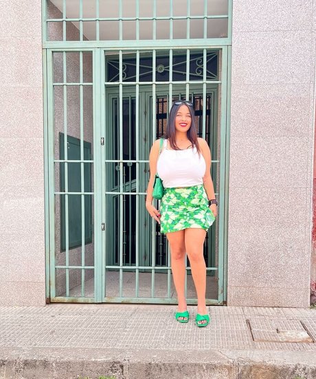 Anneris model pornographic photo