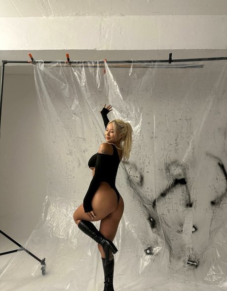 Lee Jaebeol pornstar exclusive picture