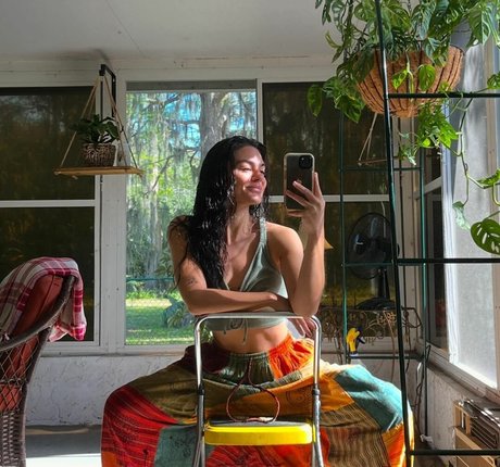 Tiianamarieeee hot model pics