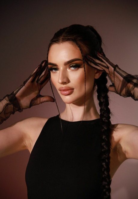 megan brunette pornstar erotic img