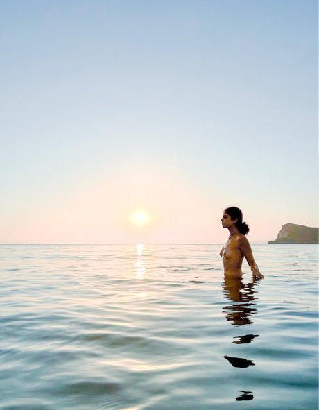 Chloe Forero beautiful star pics