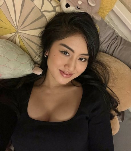 Tiarachakkaw model porn image