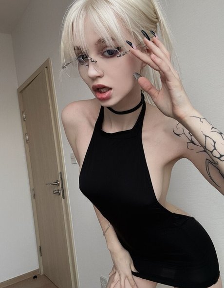 pipsi erotic model galleries