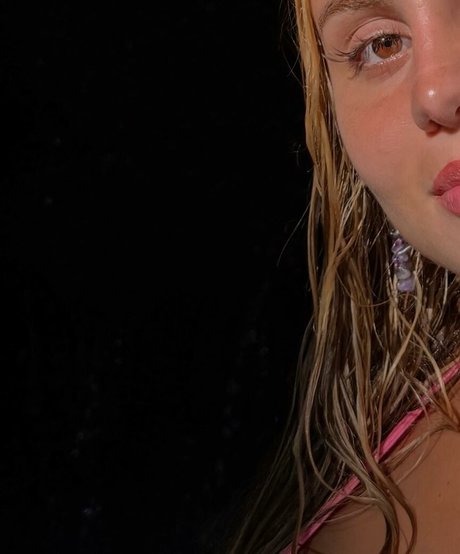 Lara Juc_ Profile pic