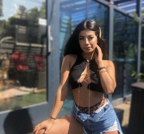 LylyannaJadee star xxx image