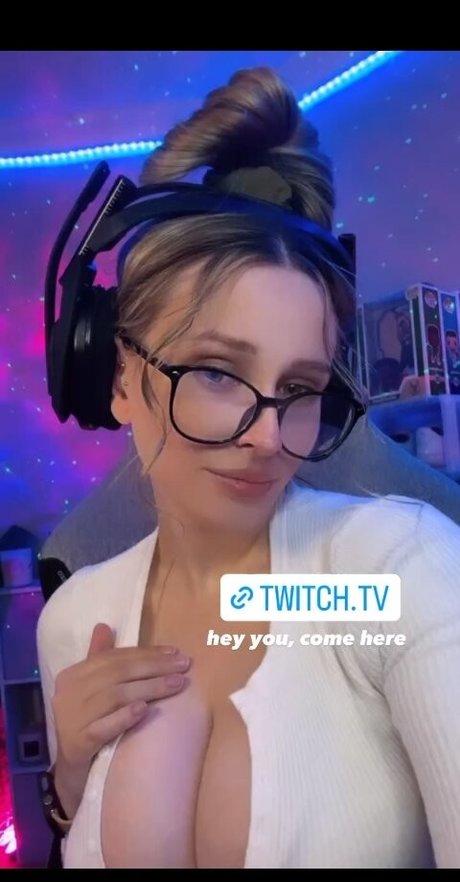 Cobyymj sex model photos