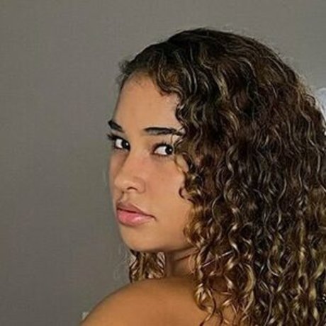 yourfavrae star exclusive gallery