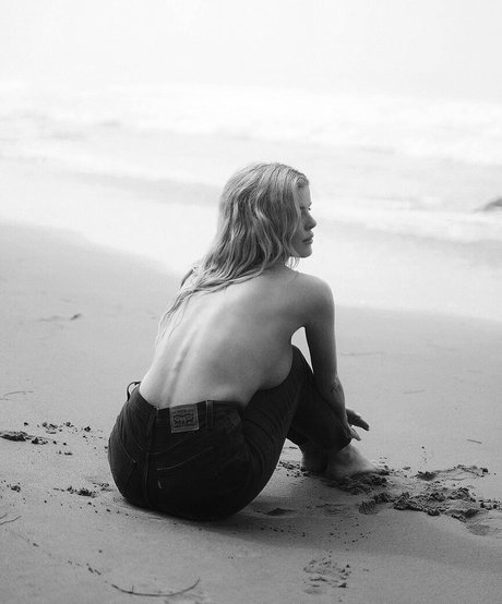 Mckenzie Hewson nice star pictures