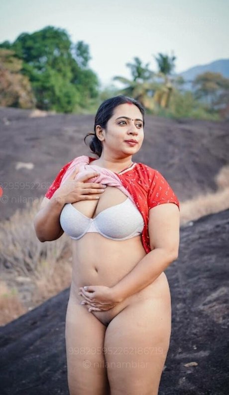 Nila Nambiar actress picture