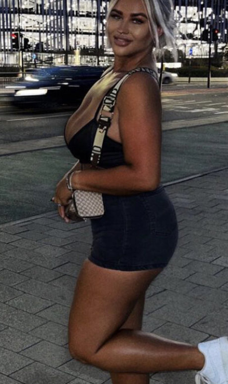 Nicole Barker beautiful star photos