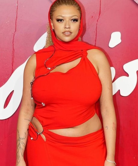 Mahalia star exclusive photo