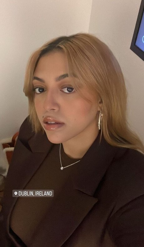 Mahalia adult actress photo