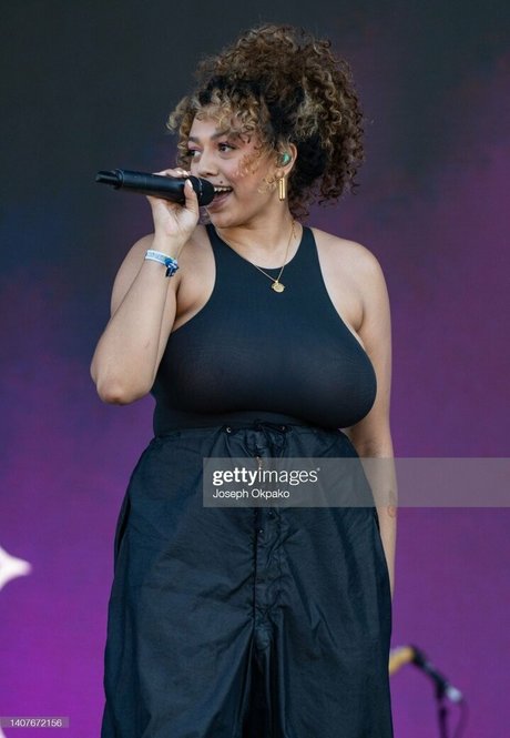 Mahalia nudes pornstar picture