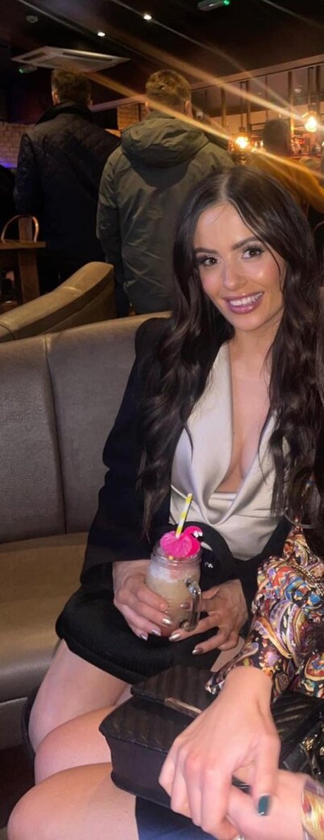 Megan L model picture